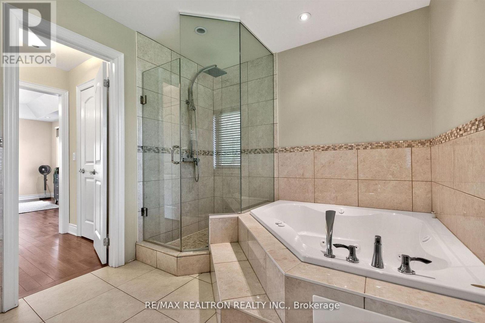 1001 GORHAM STREET - 31