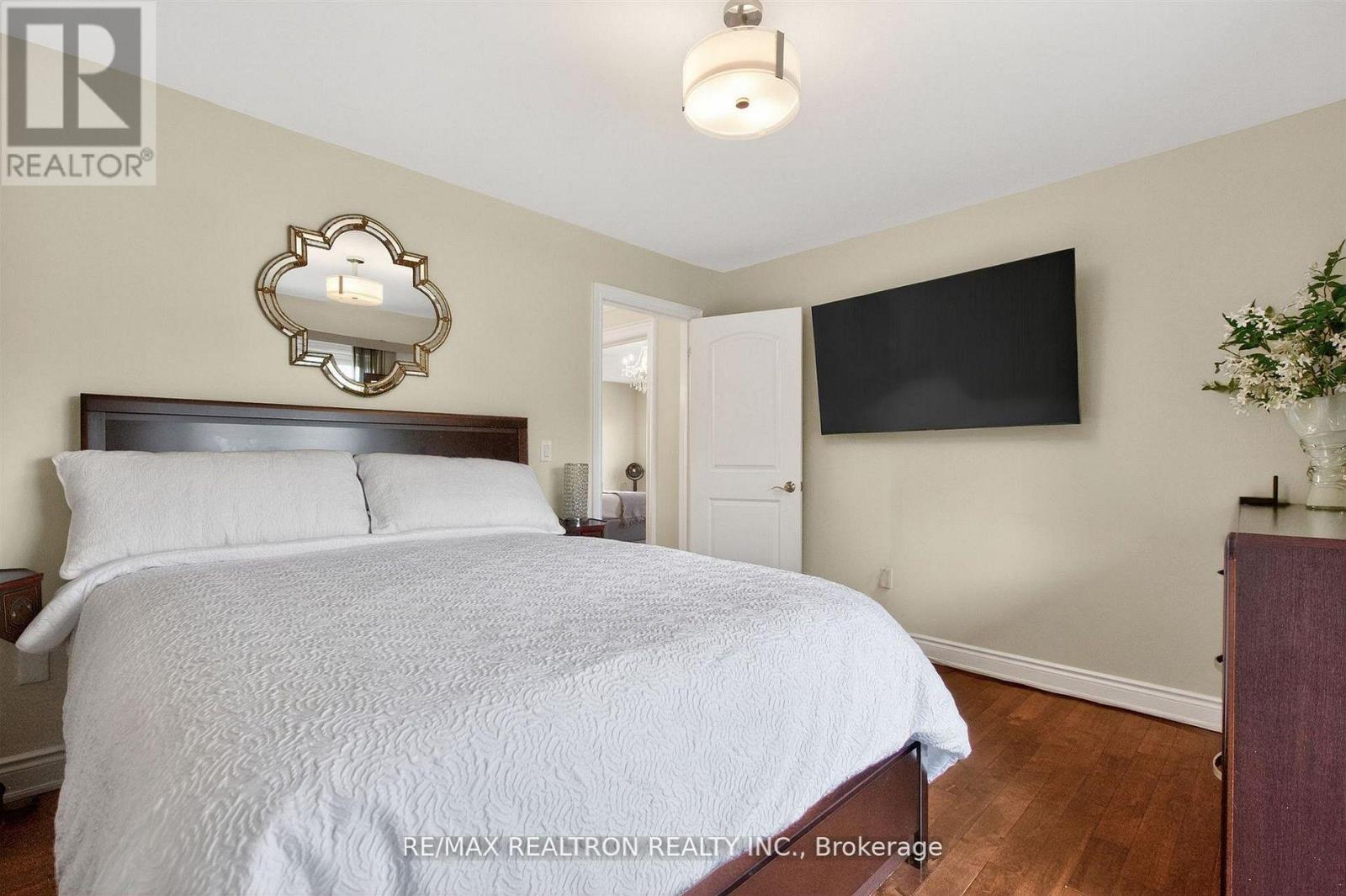 1001 GORHAM STREET - 35