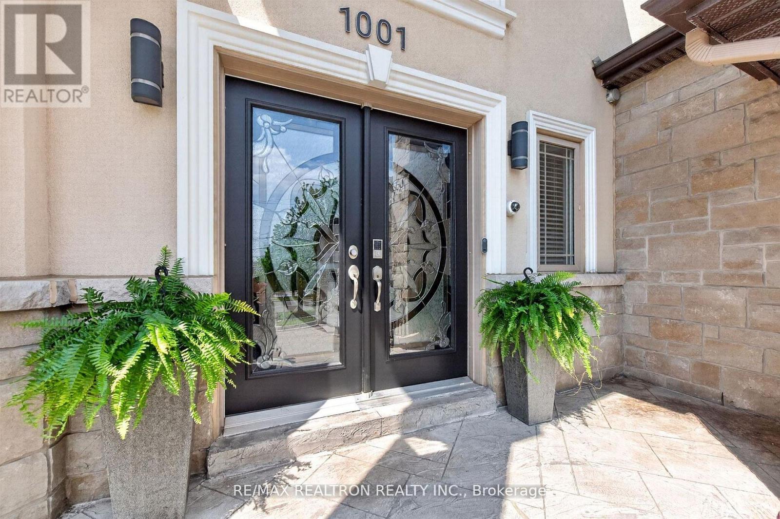 1001 GORHAM STREET - 5