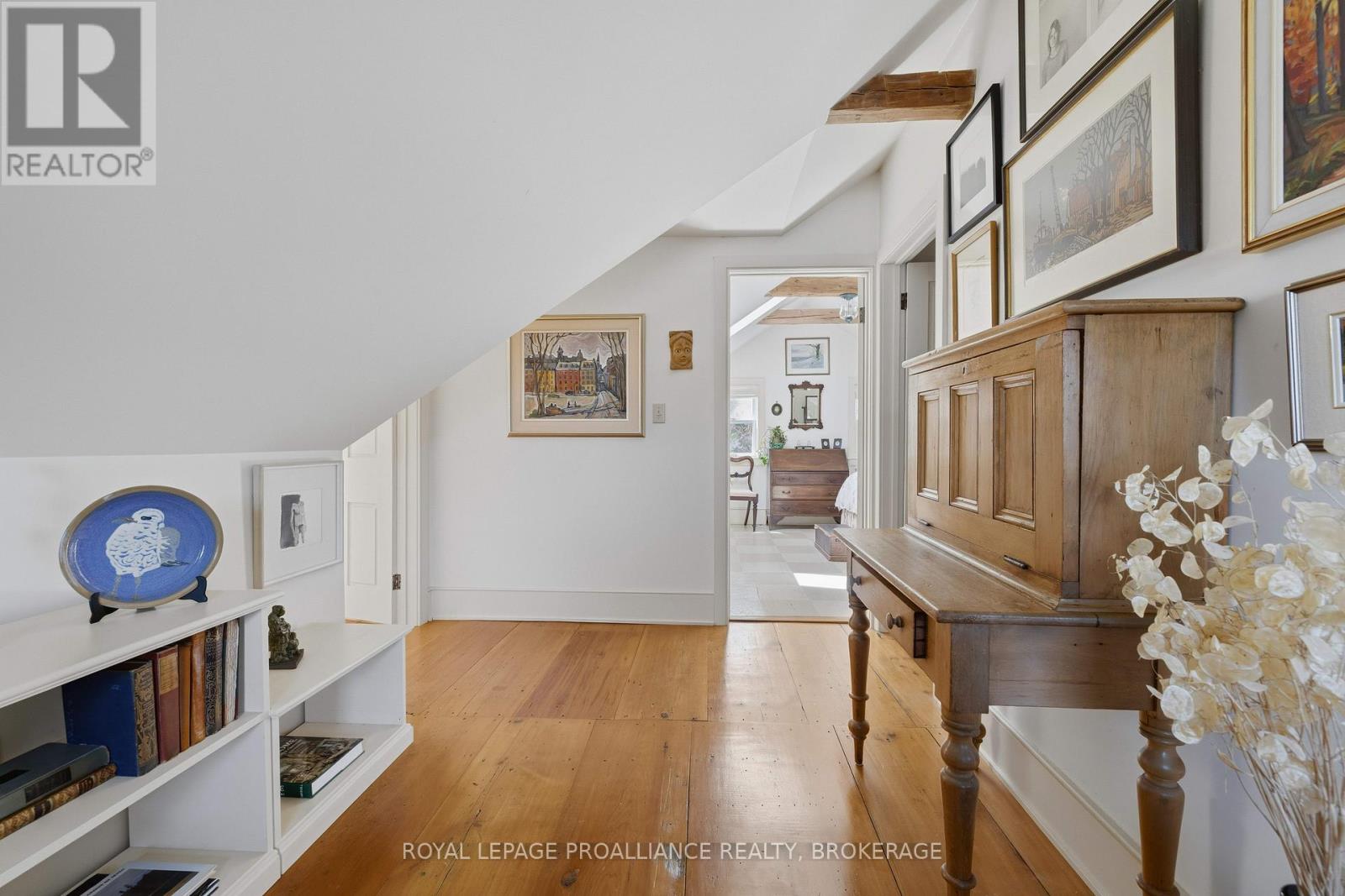 10 DRUMMOND STREET E - 29