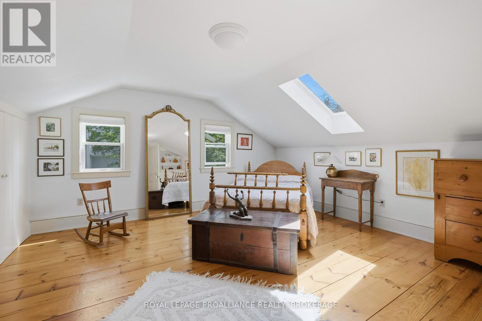 10 DRUMMOND STREET E - 33