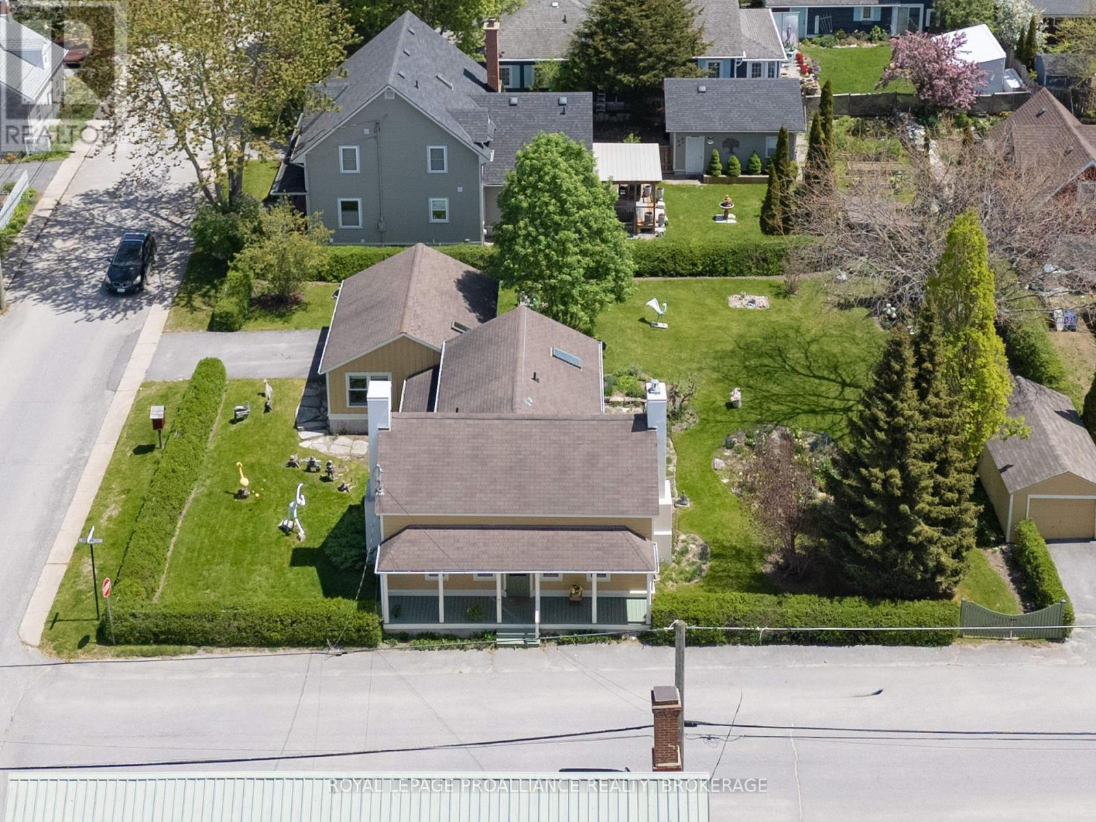 10 DRUMMOND STREET E - 49