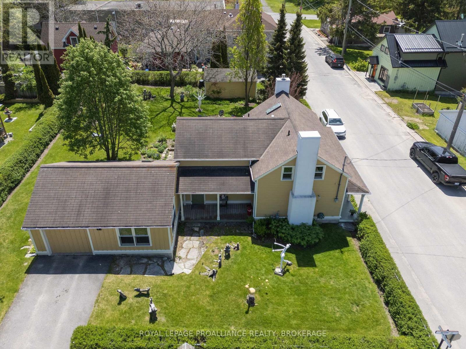 10 DRUMMOND STREET E - 50