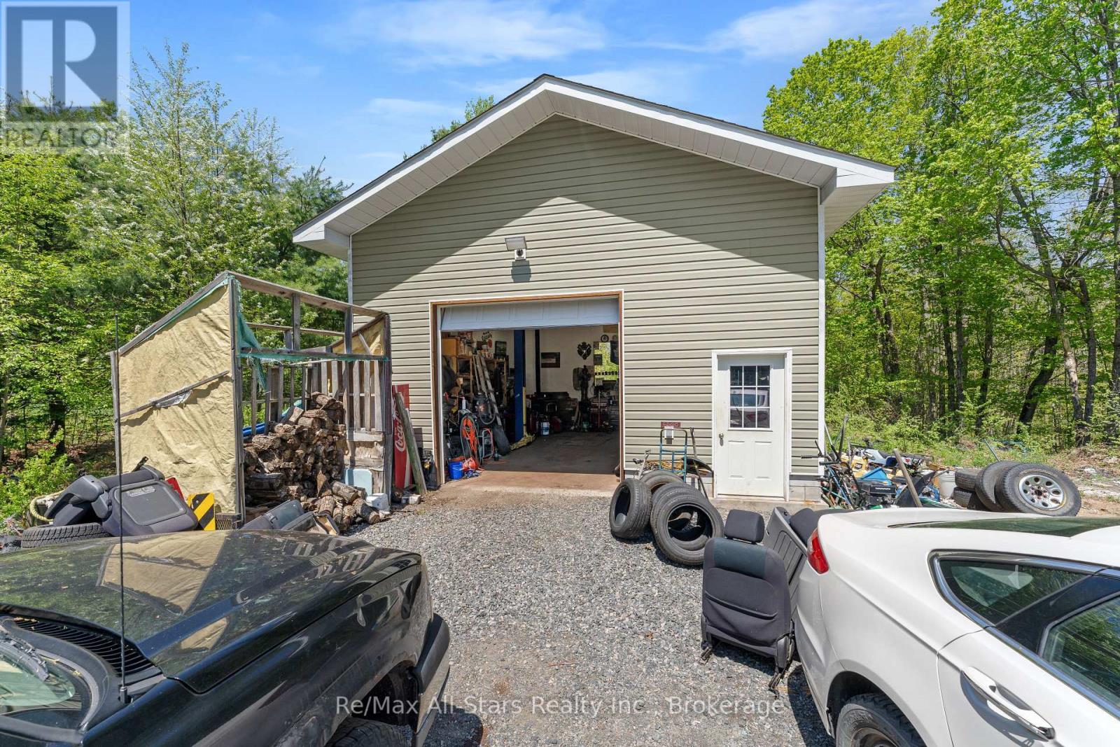 2170 BUCKSLIDE ROAD - 13