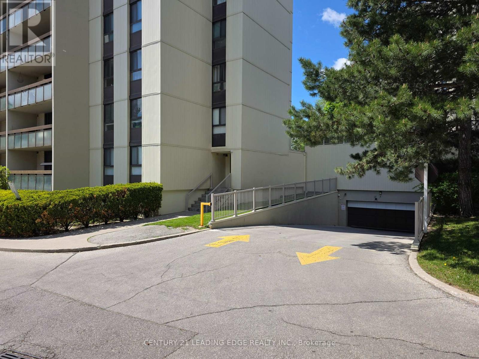 #1604 260 SENECA HILL DRIVE - 45