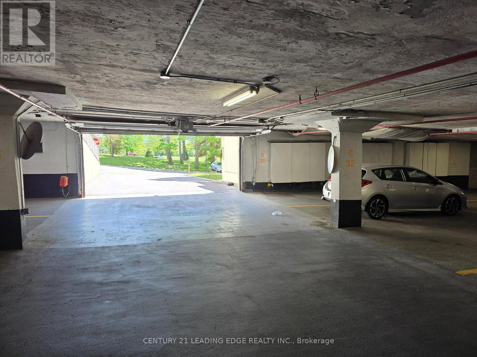 #1604 260 SENECA HILL DRIVE - 46