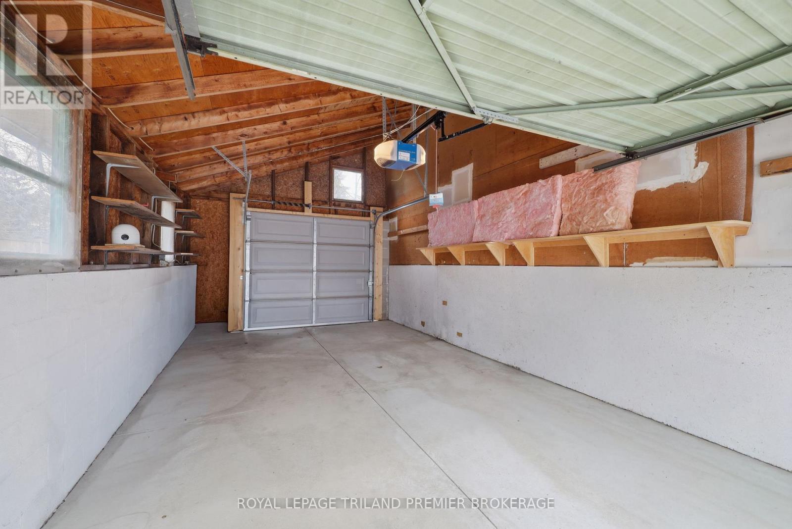 98 BRISCOE STREET E - 38