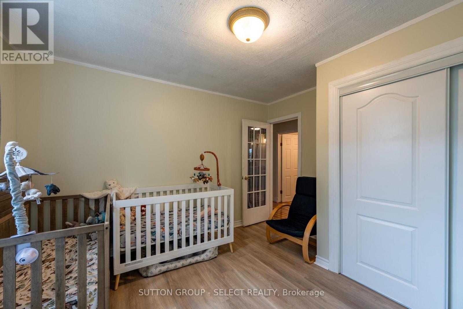 1129 SUNNINGDALE ROAD E - 22
