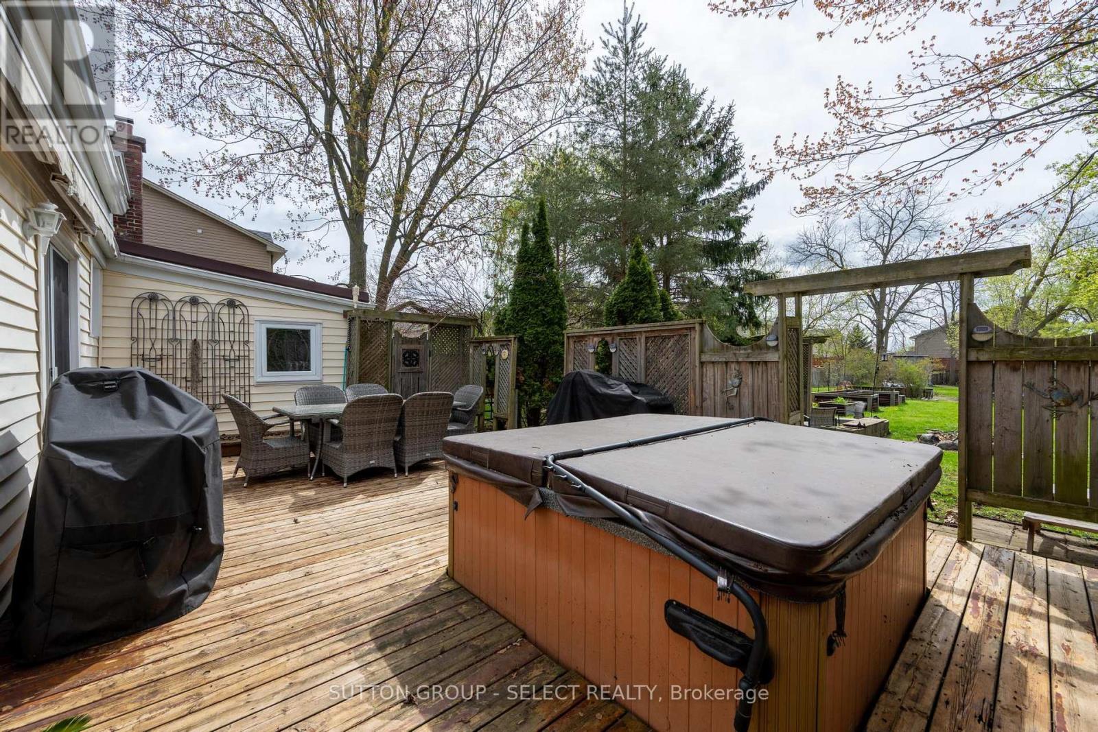 1129 SUNNINGDALE ROAD E - 25
