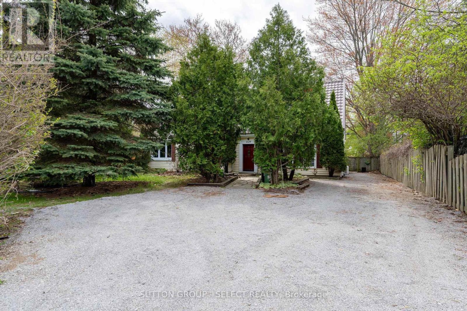1129 SUNNINGDALE ROAD E - Image 3
