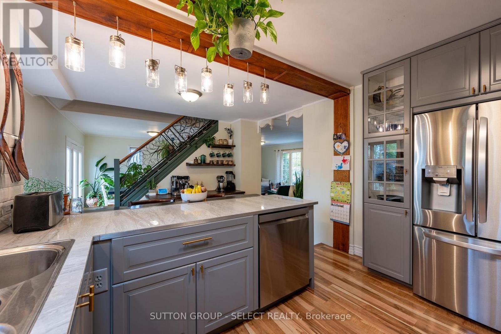 1129 SUNNINGDALE ROAD E - 9