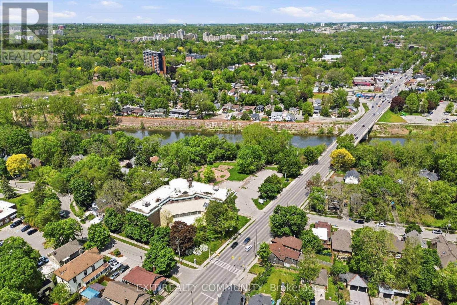 20 WHARNCLIFFE ROAD S - 13
