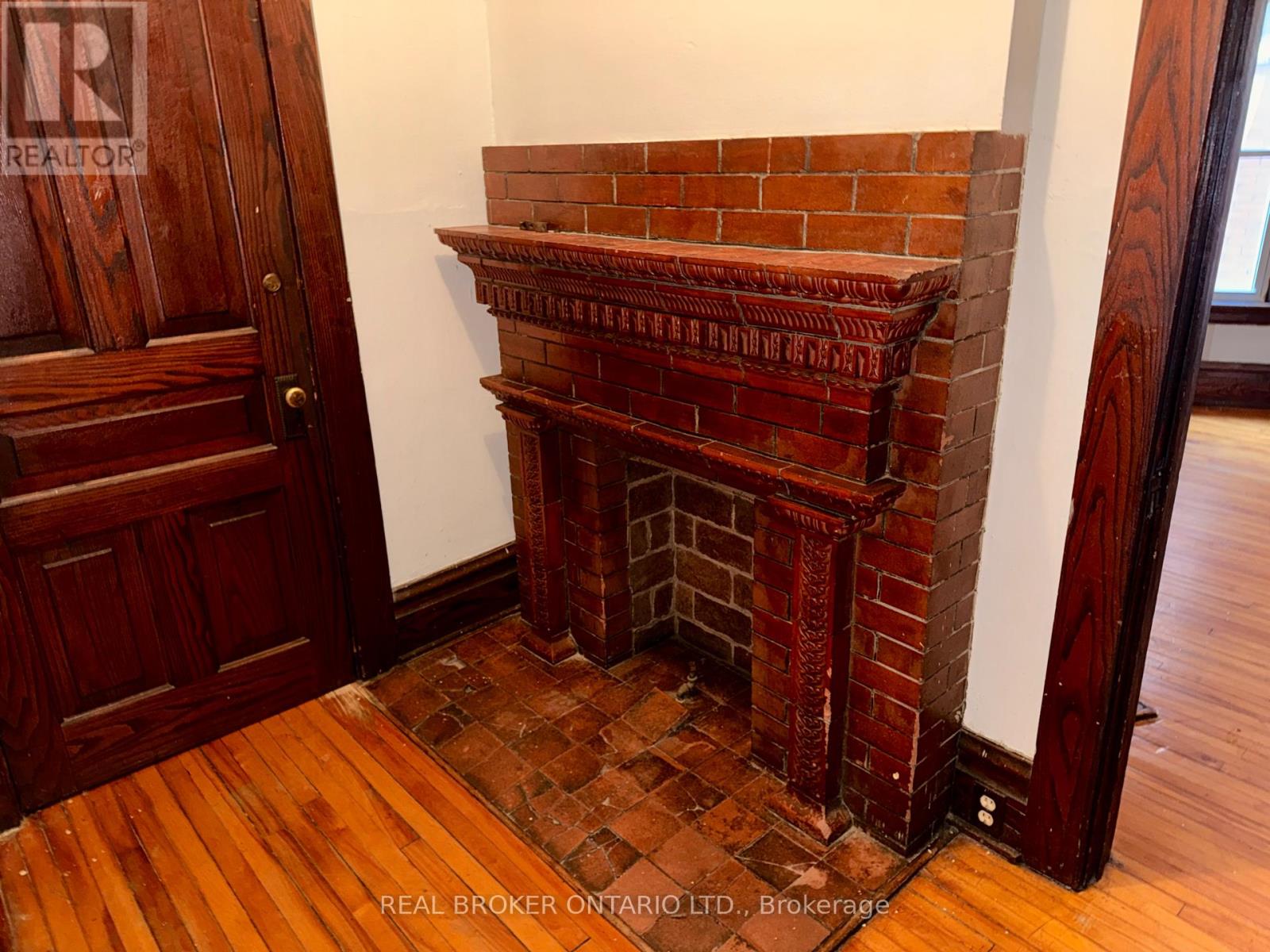 28 GROVE STREET - 8