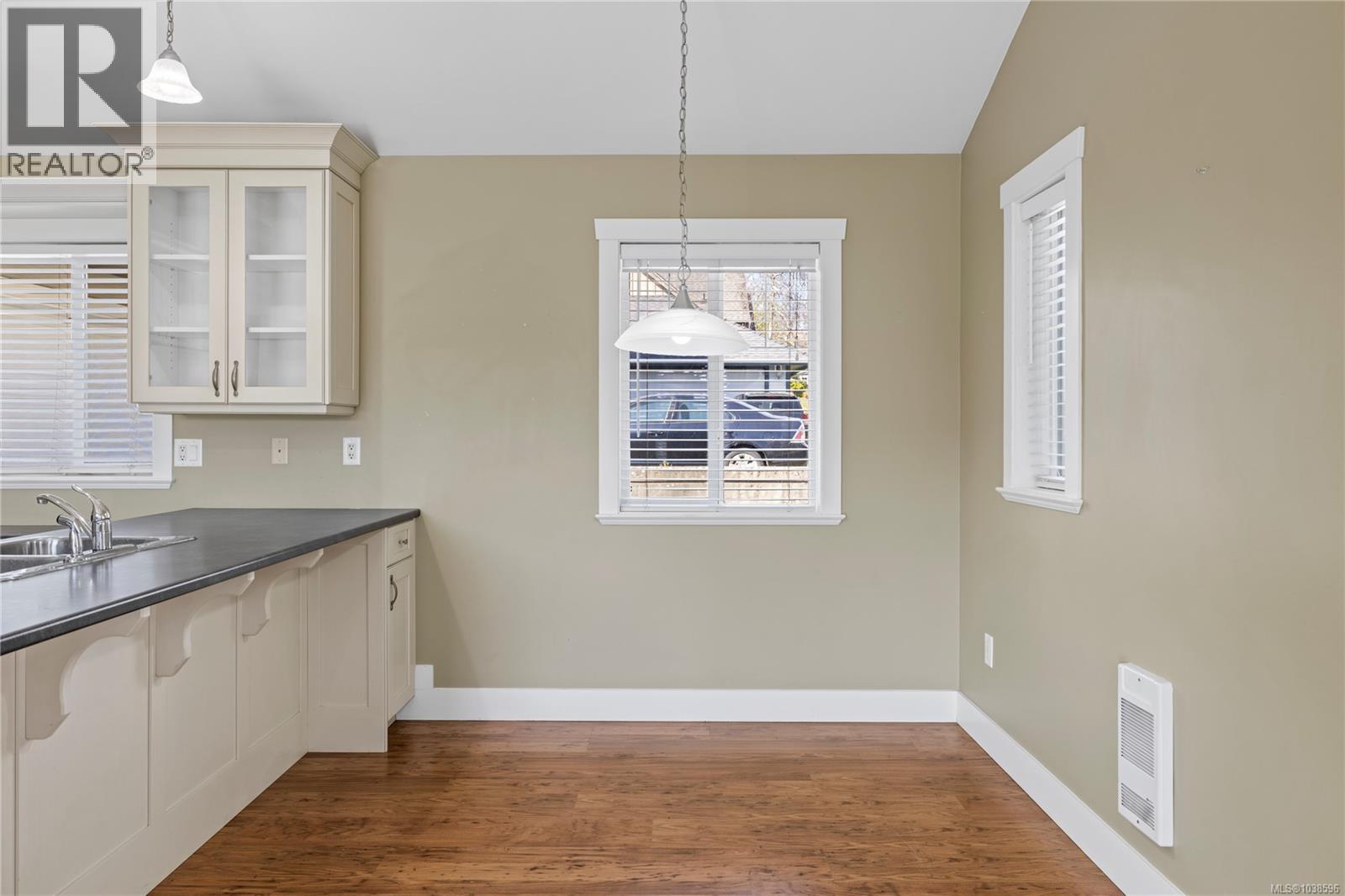 921 Sarum Rise Way - 9