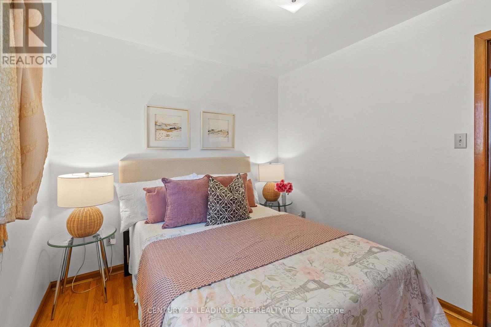 881 BLAIRHOLM AVENUE - 33