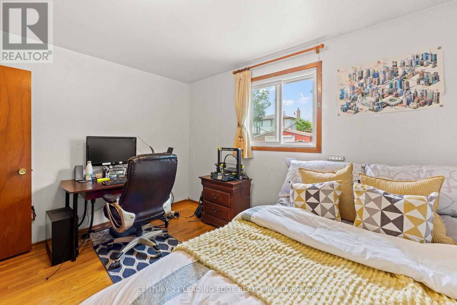 881 BLAIRHOLM AVENUE - 35