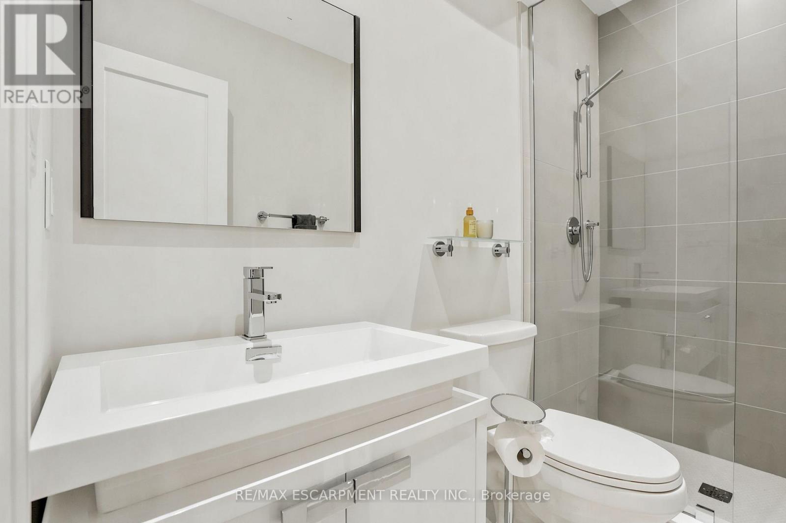 38A MAPLE AVENUE N - 37