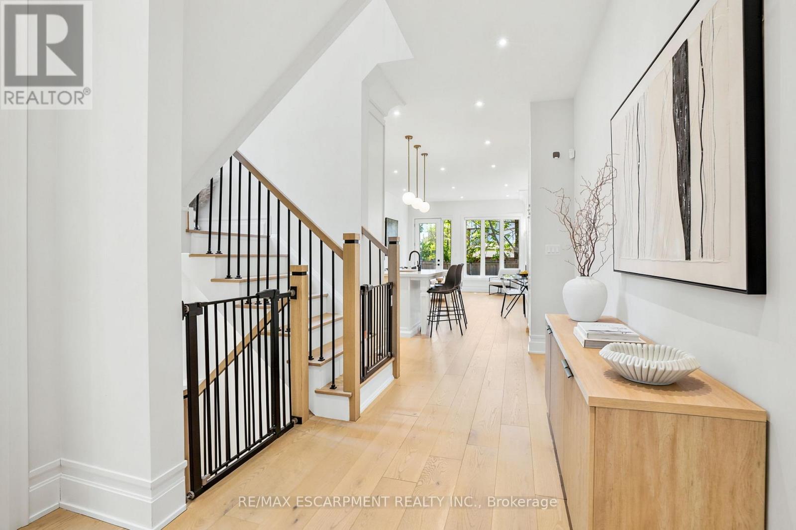 38A MAPLE AVENUE N - 5