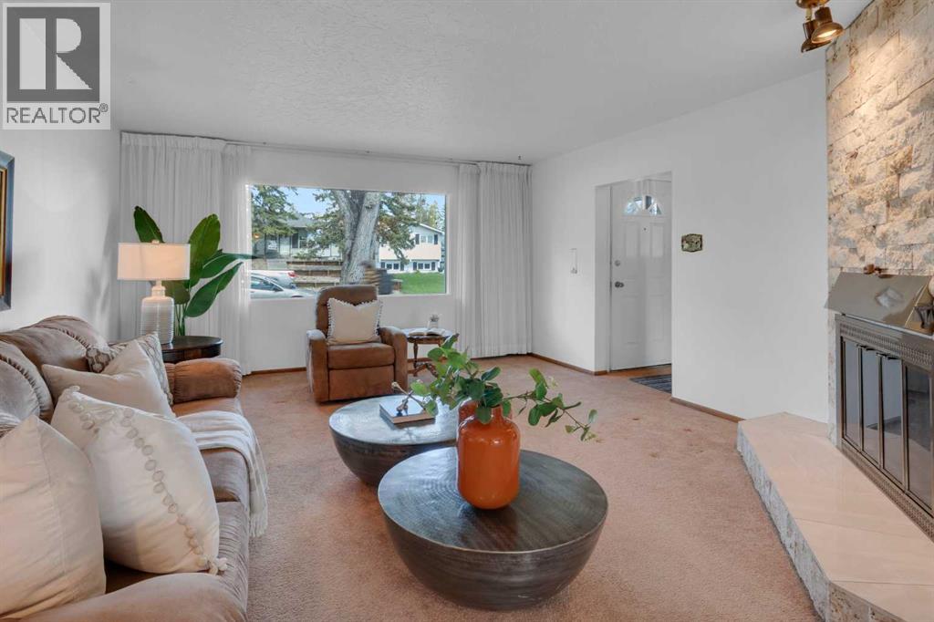 1031 Thorneycroft Drive NW - Image 2