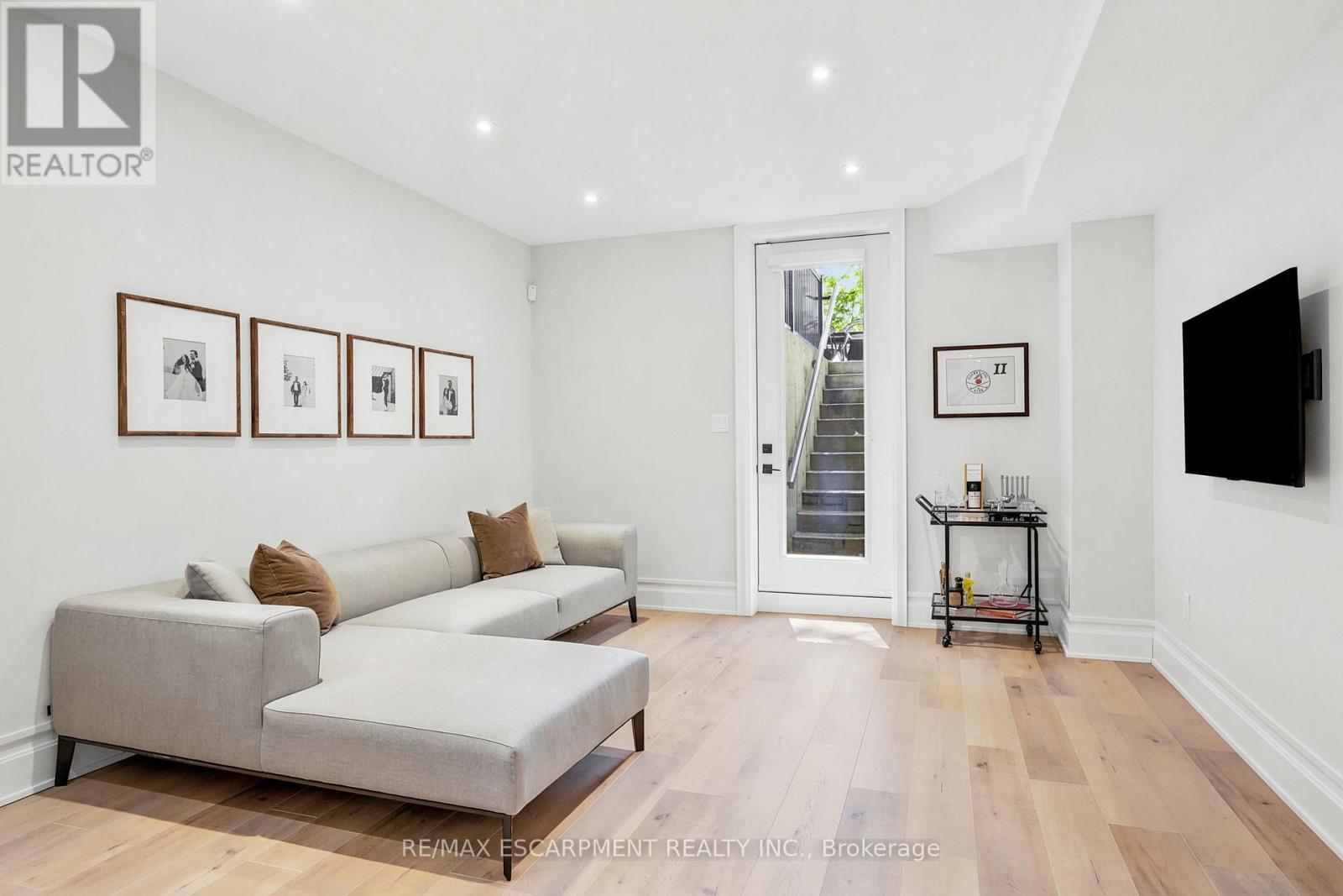 38A MAPLE AVENUE N - 34