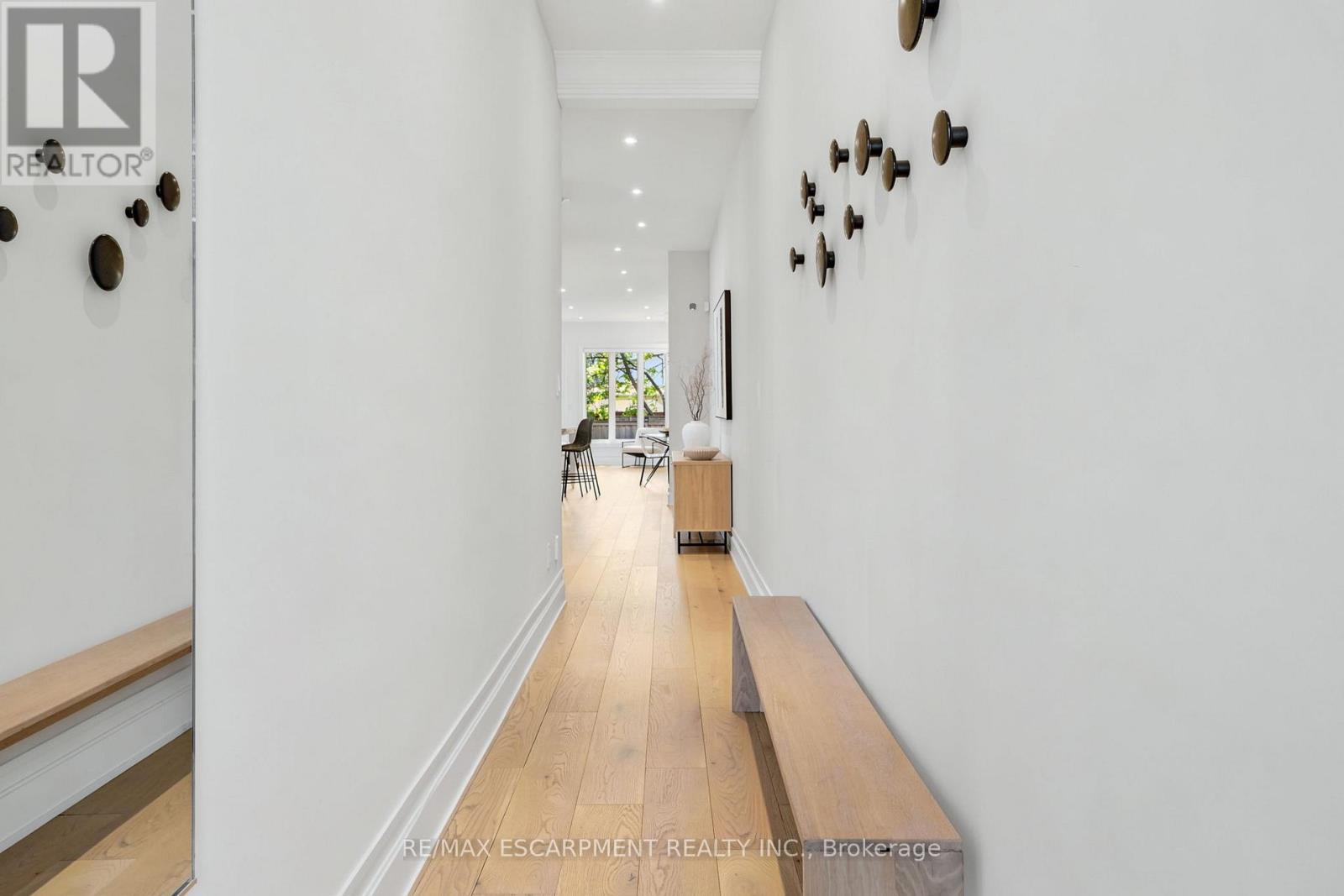 38A MAPLE AVENUE N - 4
