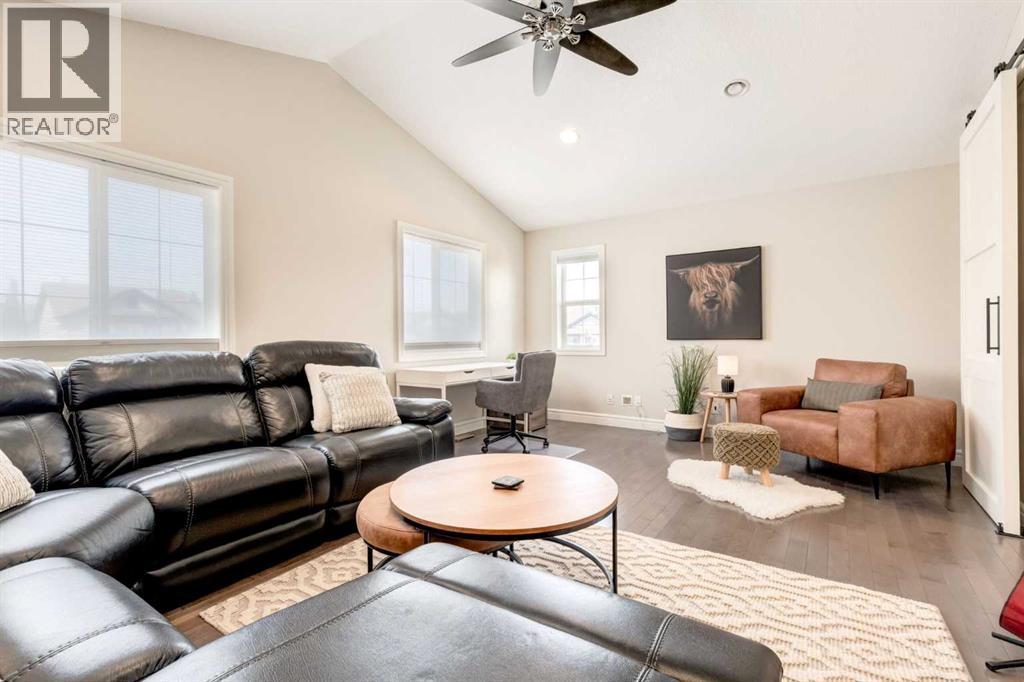 335 Morningside Crescent SW - 24