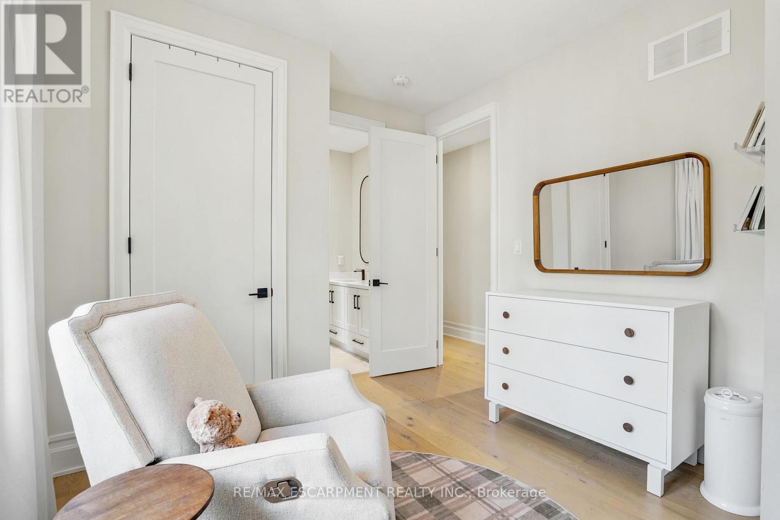 38A MAPLE AVENUE N - 31
