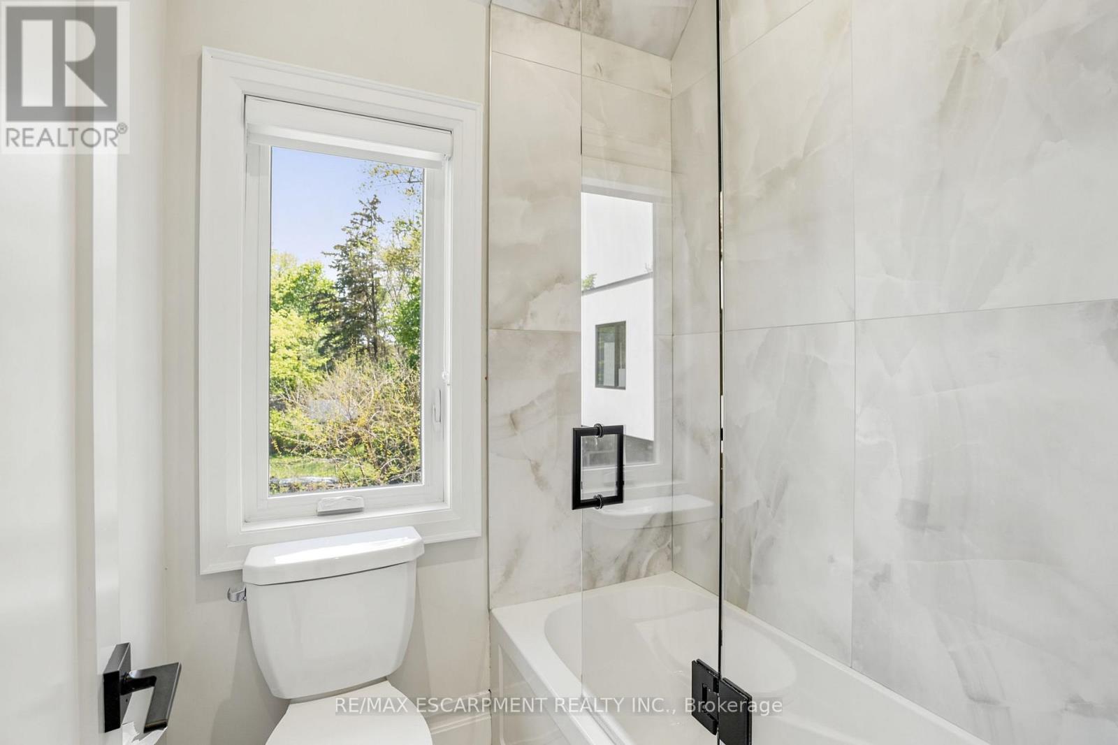 38A MAPLE AVENUE N - 27