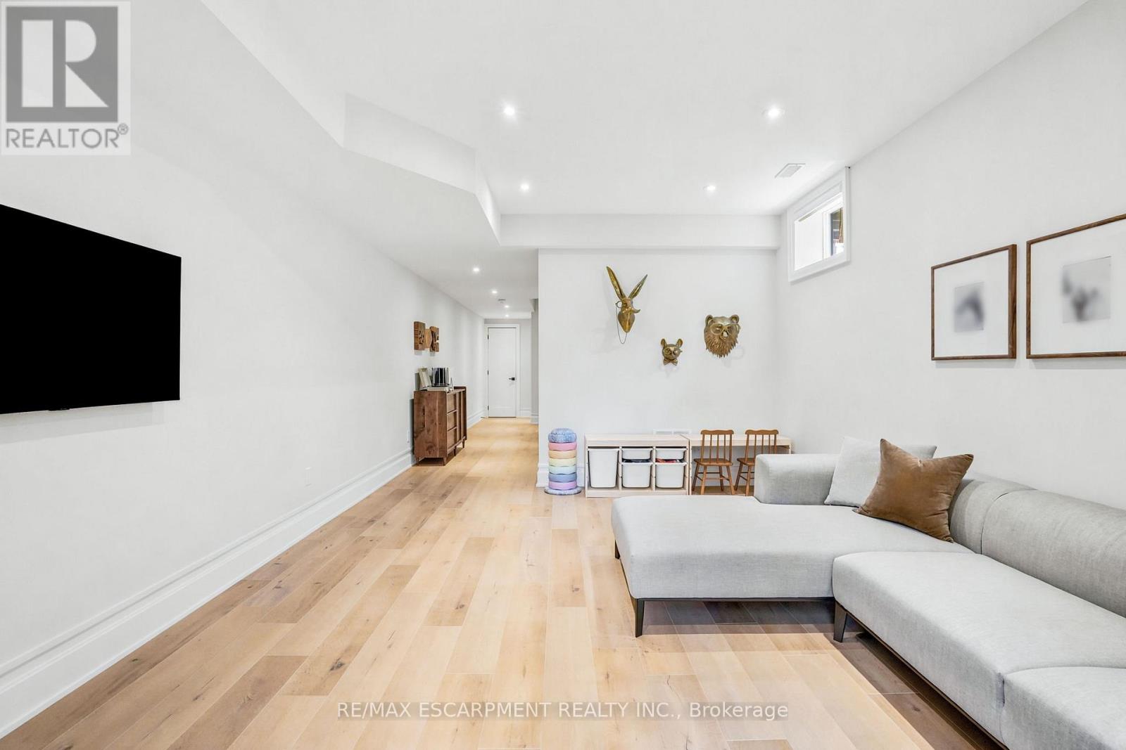 38A MAPLE AVENUE N - 36