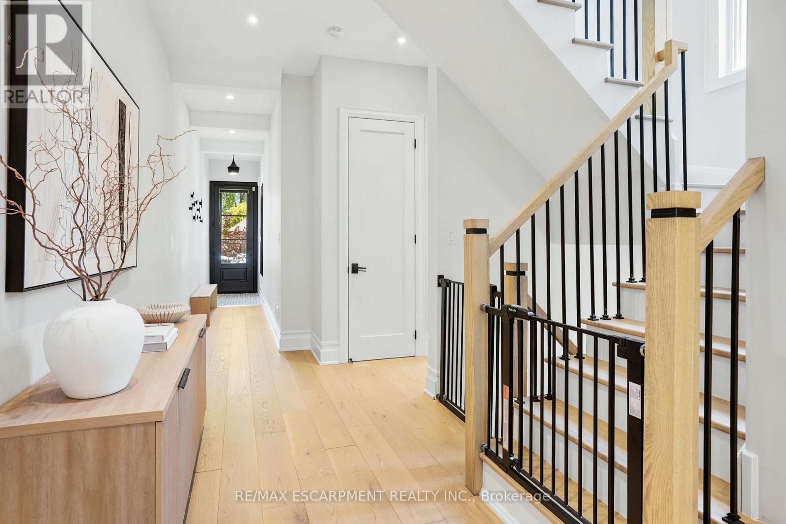 38A MAPLE AVENUE N - 15