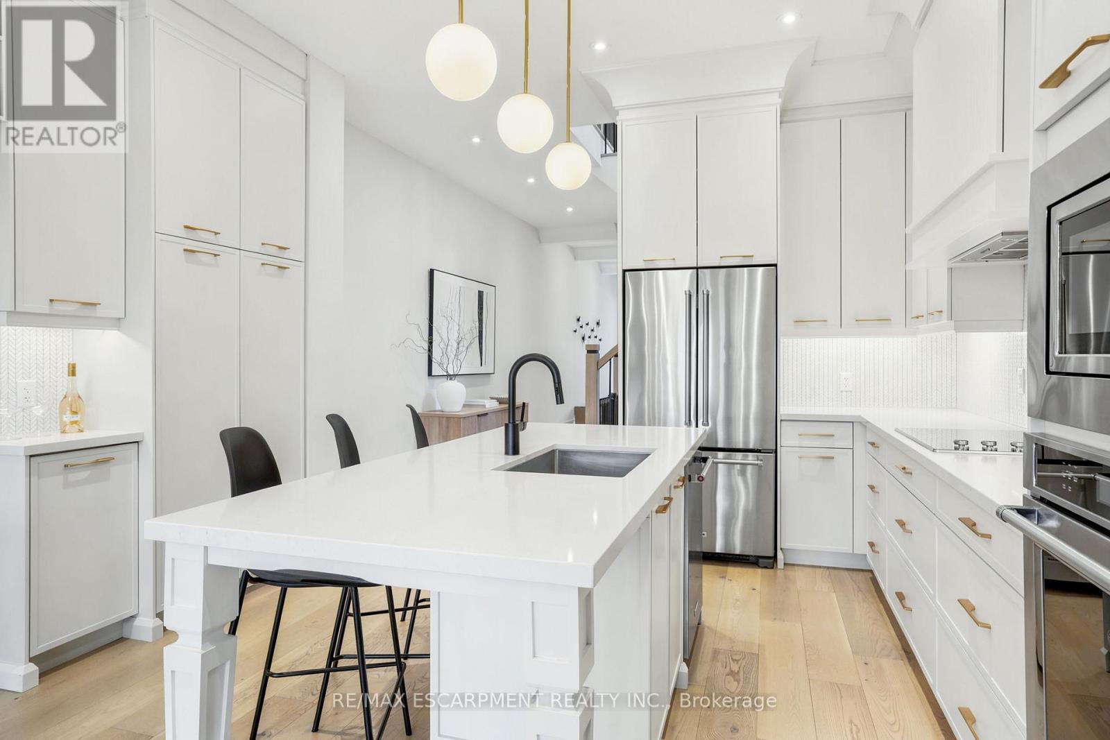 38A MAPLE AVENUE N - 10