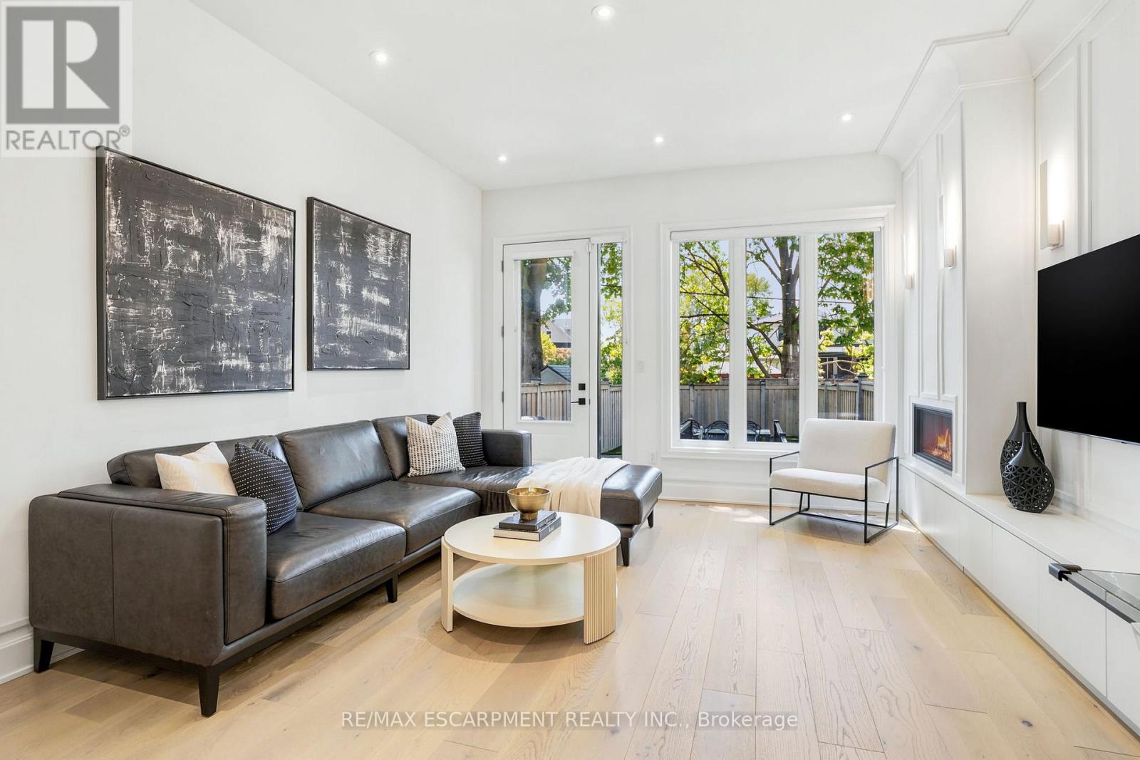 38A MAPLE AVENUE N - 11