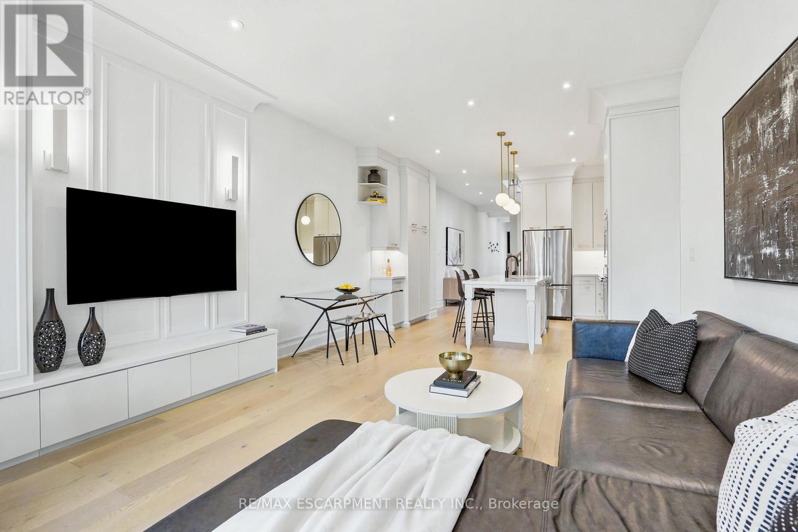 38A MAPLE AVENUE N - 12