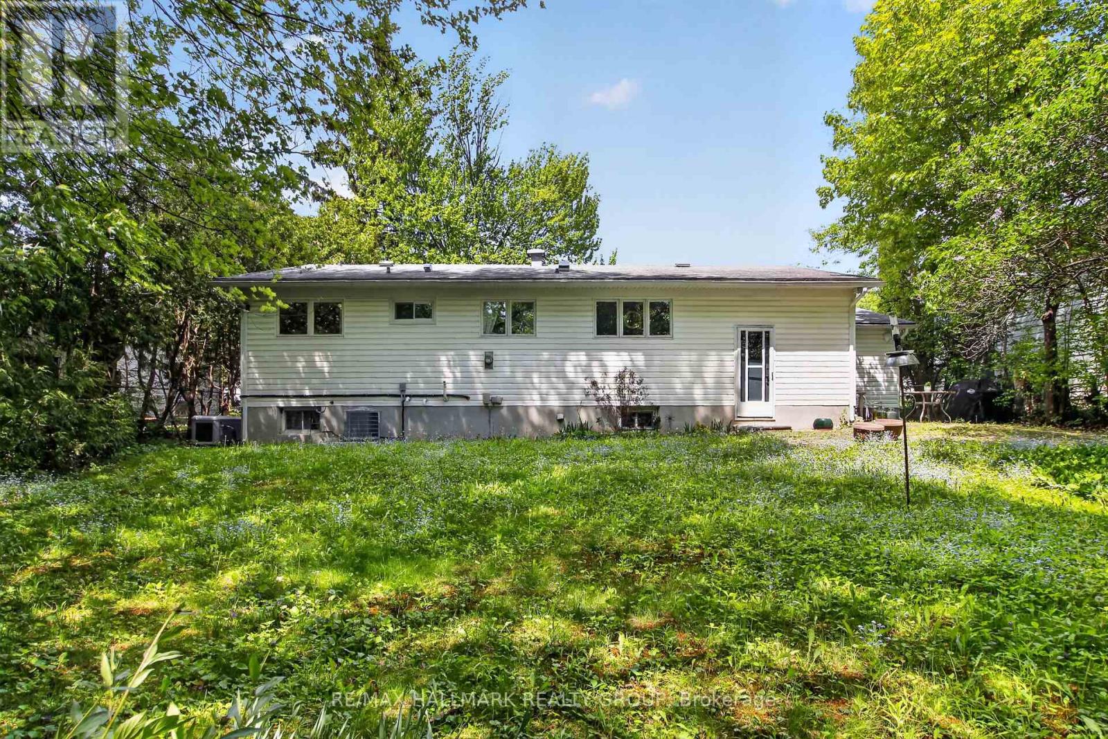 41 PARKMOUNT CRESCENT - 11