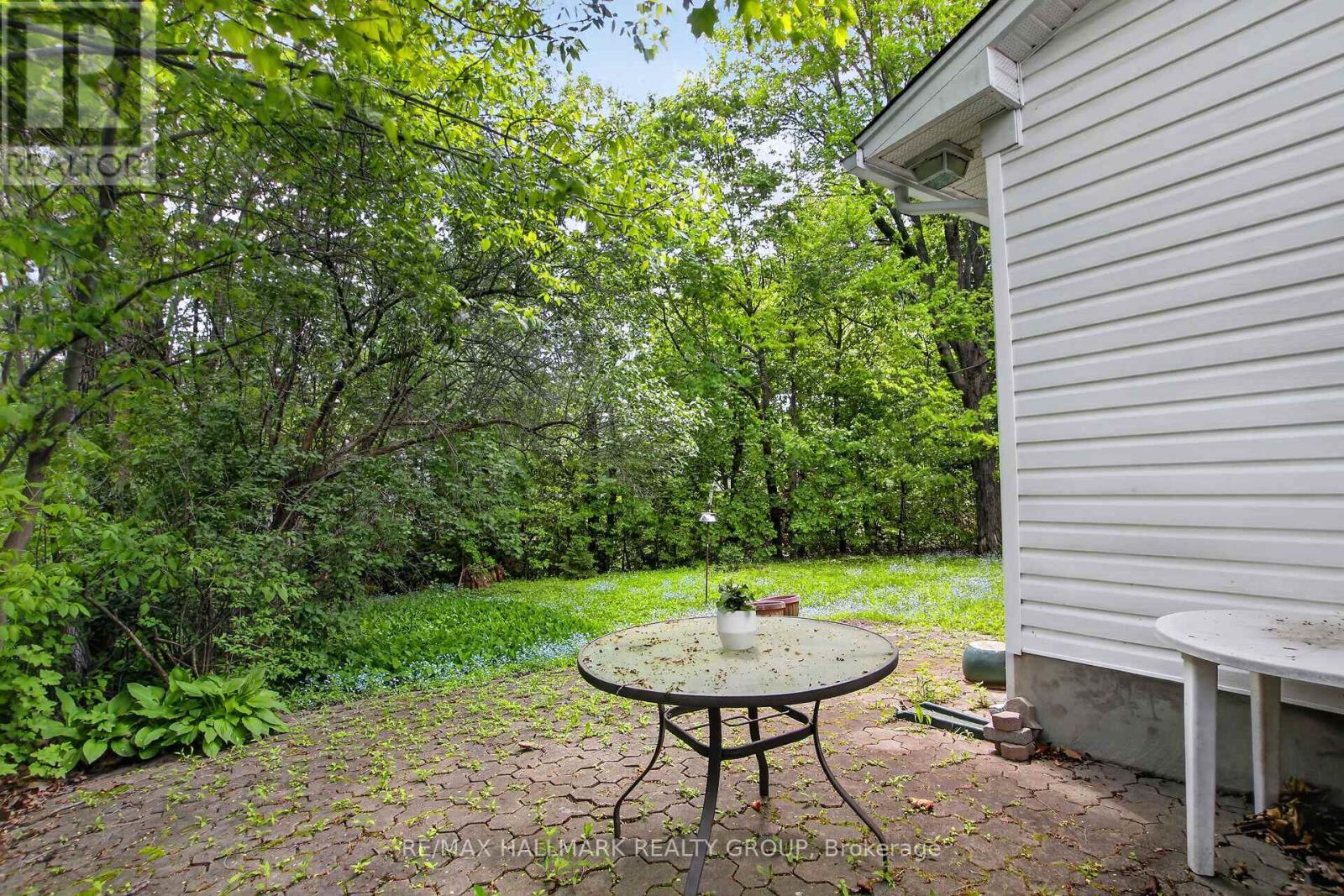 41 PARKMOUNT CRESCENT - 9