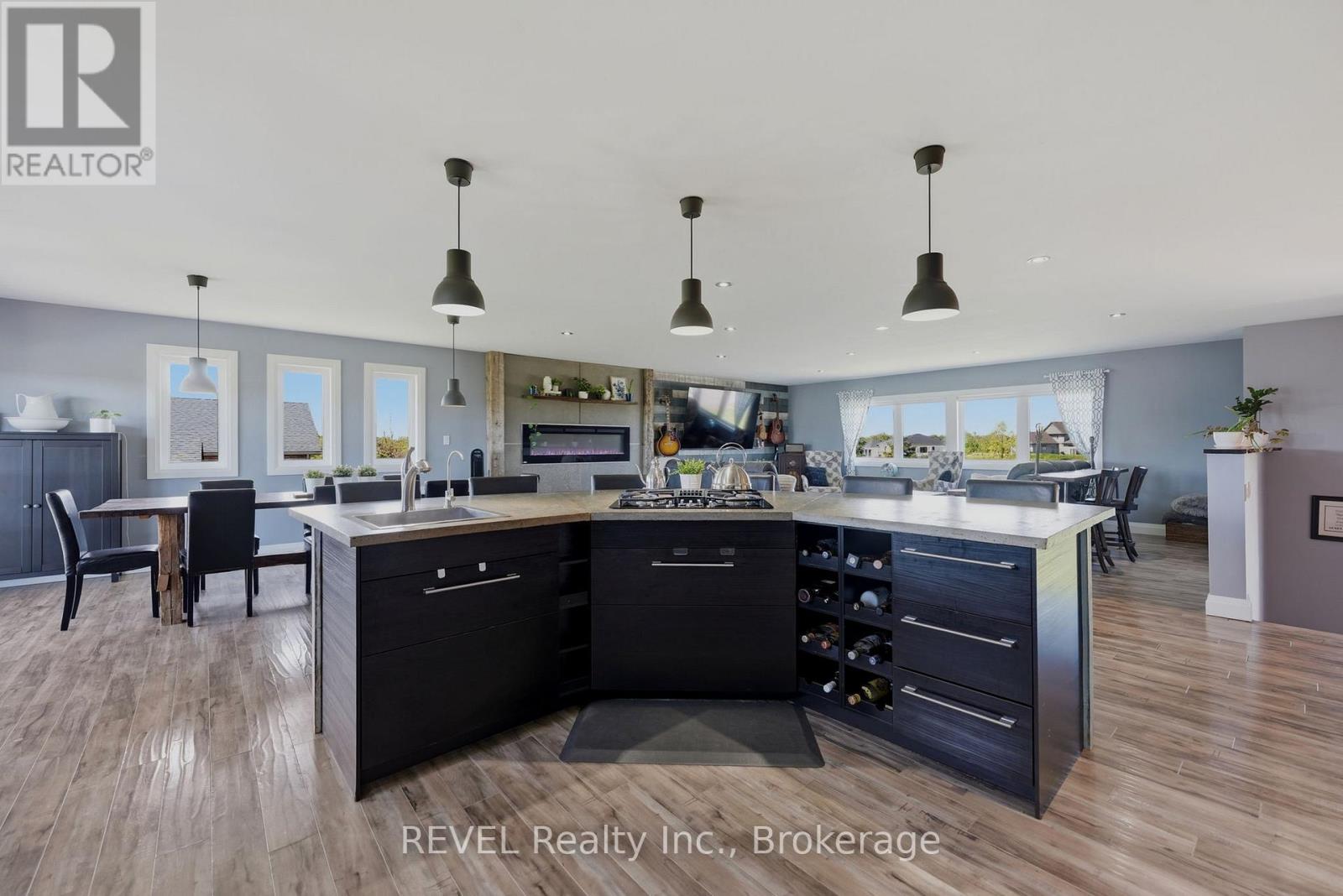 221 FARR STREET - 10