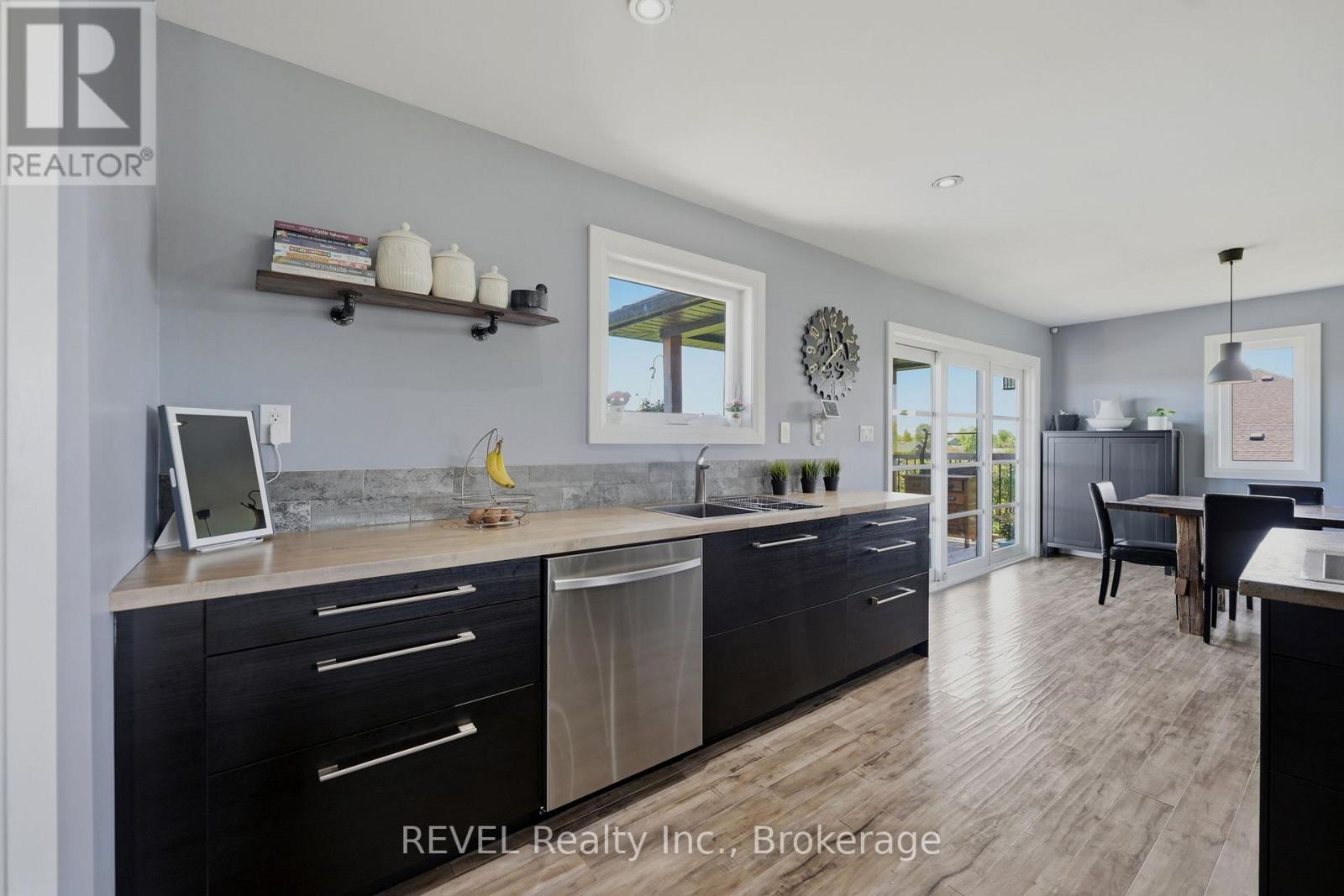 221 FARR STREET - 11