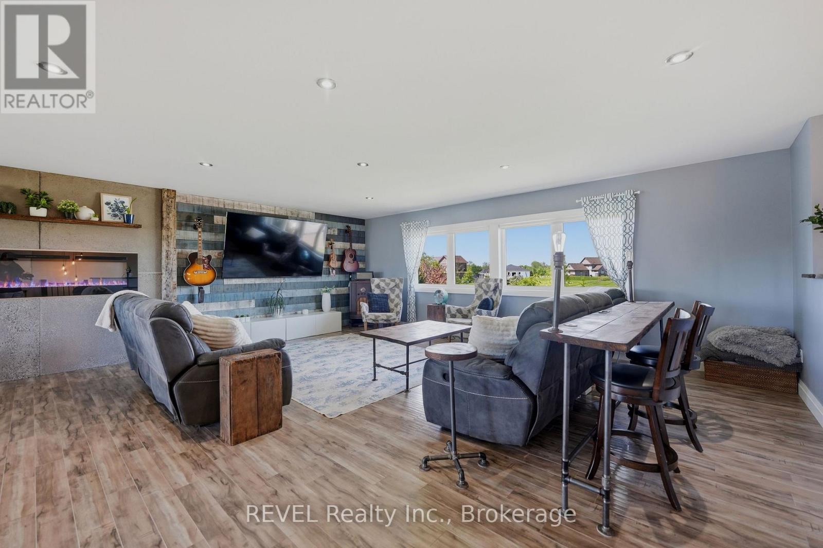 221 FARR STREET - 16