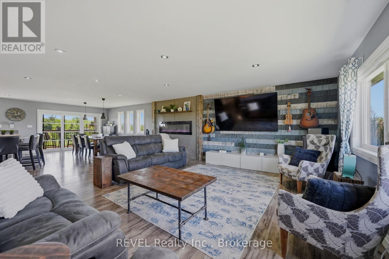 221 FARR STREET - 18