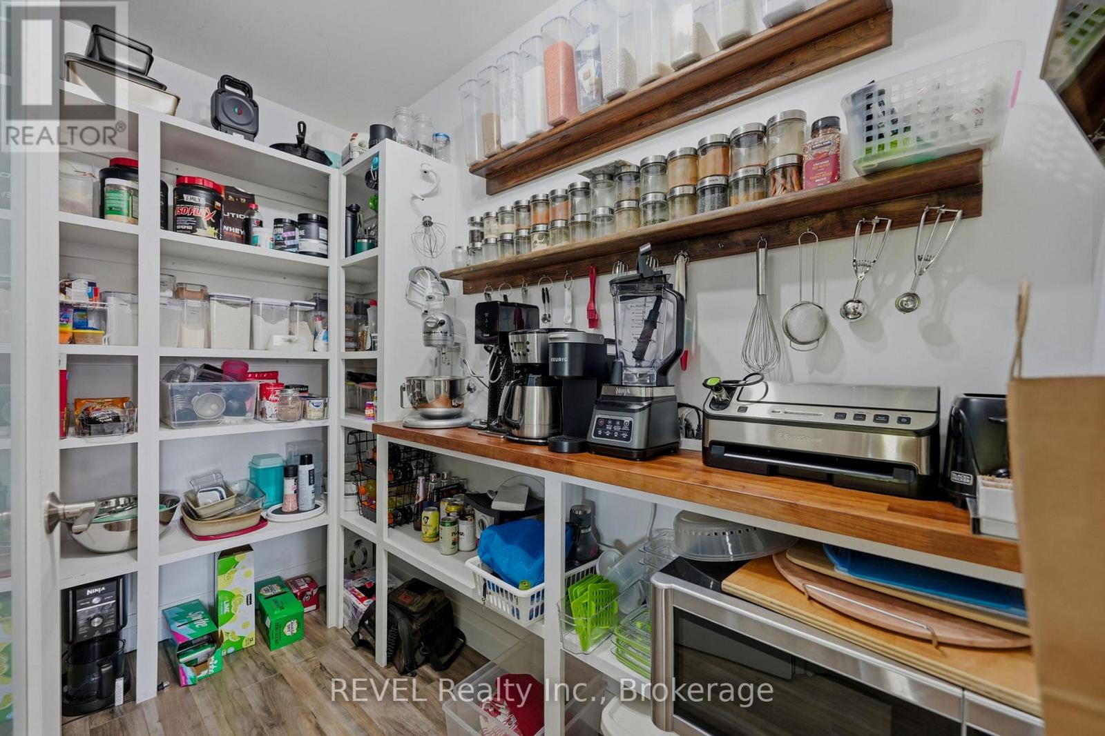 221 FARR STREET - 20