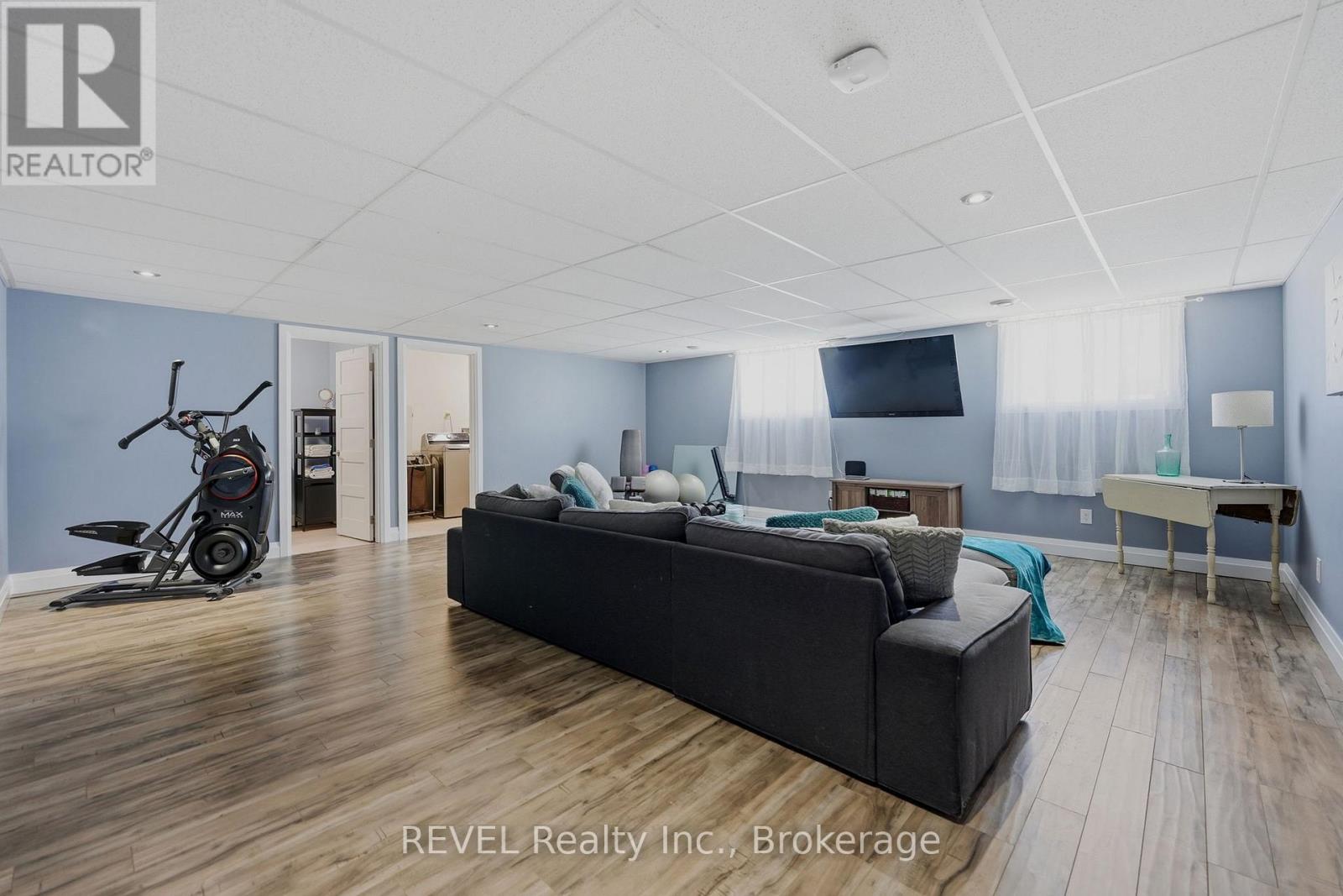 221 FARR STREET - 29
