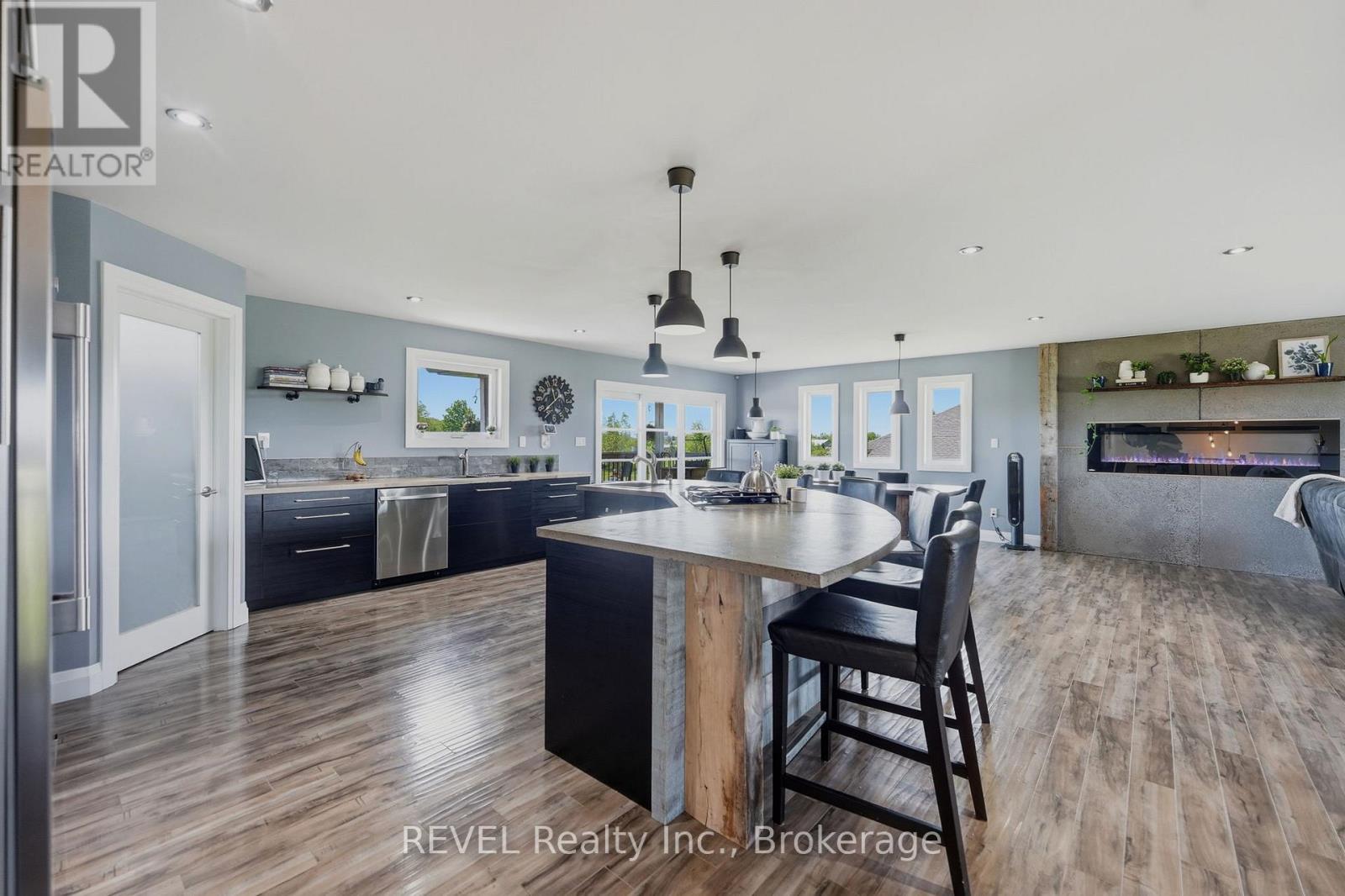 221 FARR STREET - 9