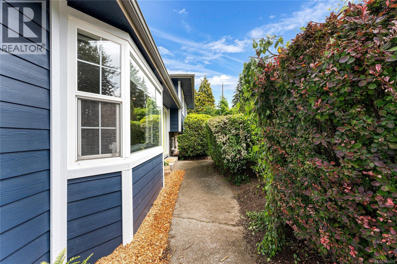 2280 Aldeane Ave - 23