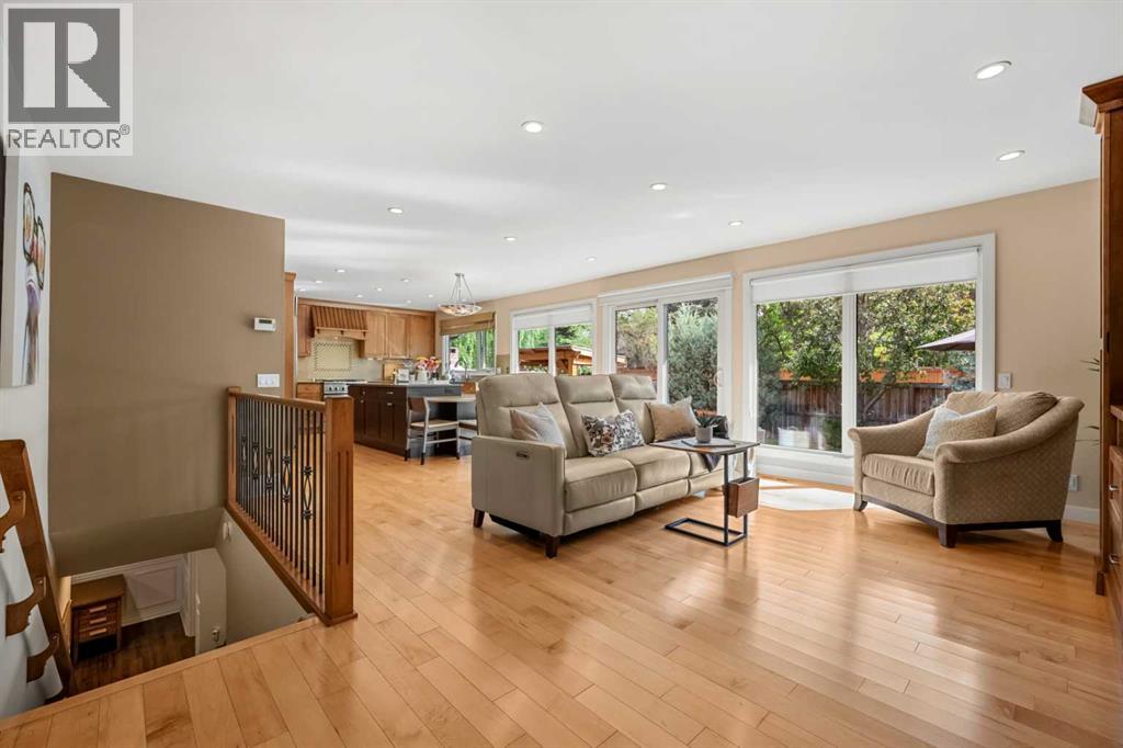 612 Lake Simcoe Close SE - 12