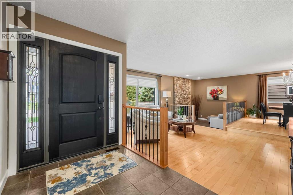612 Lake Simcoe Close SE - Image 3