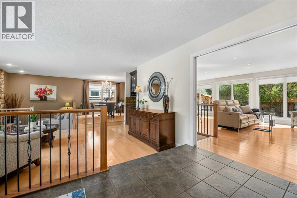 612 Lake Simcoe Close SE - 4