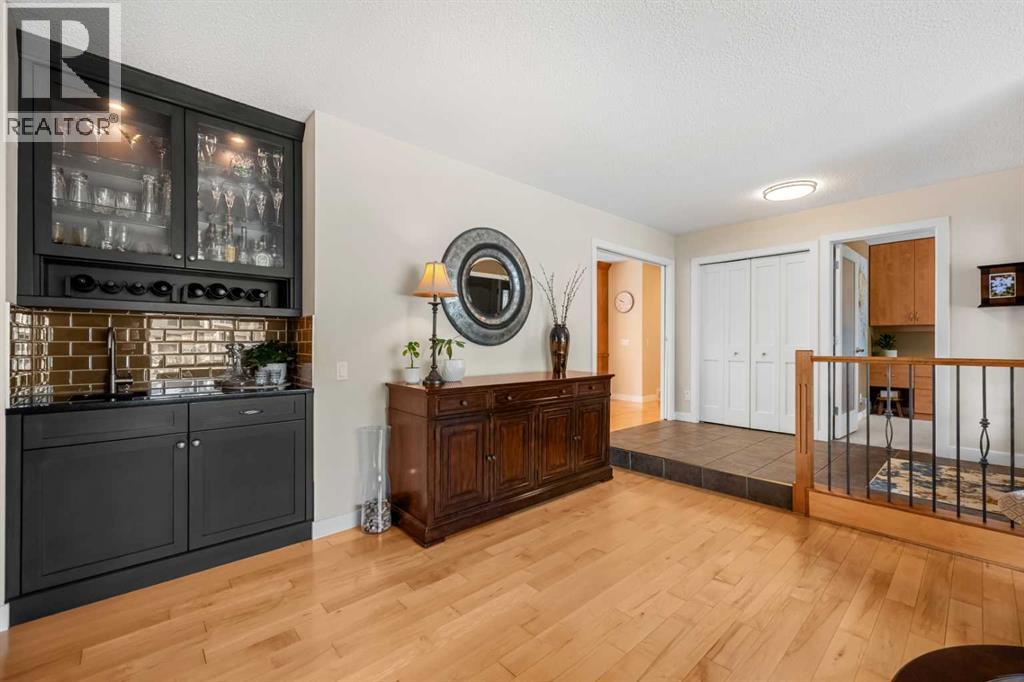 612 Lake Simcoe Close SE - 8