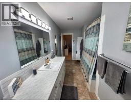5028 Mein Road, 108 Mile Ranch, BC V0K2Z0 Photo 27