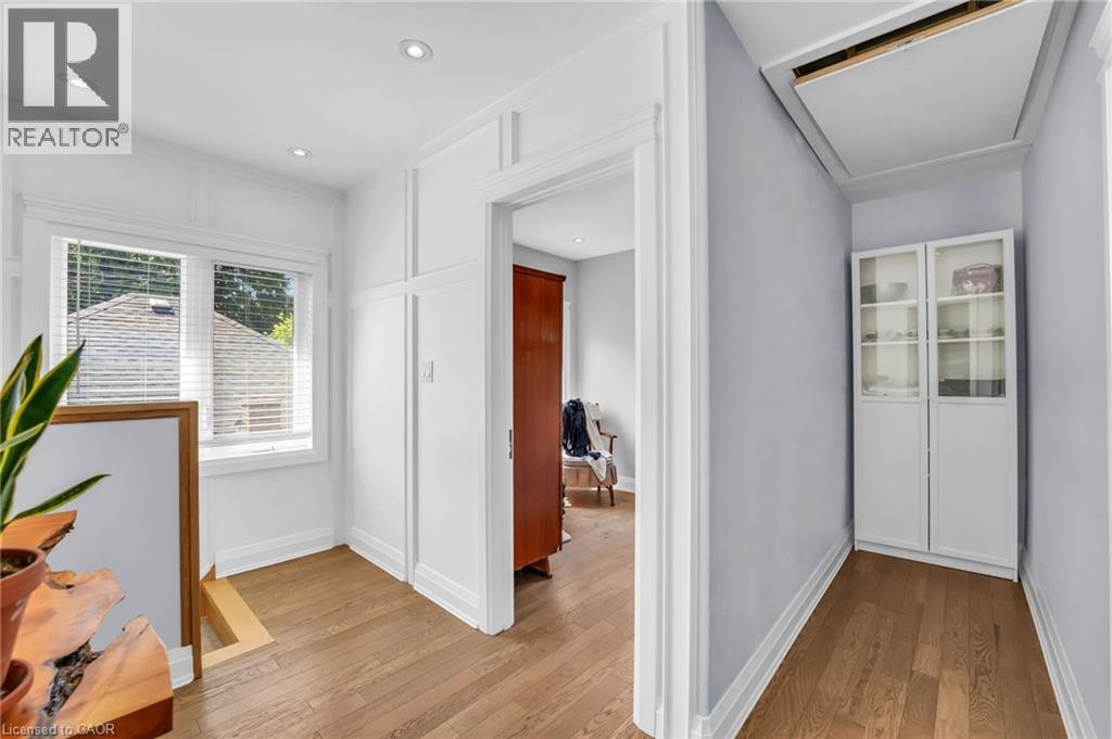 25 PARK Street E - 25