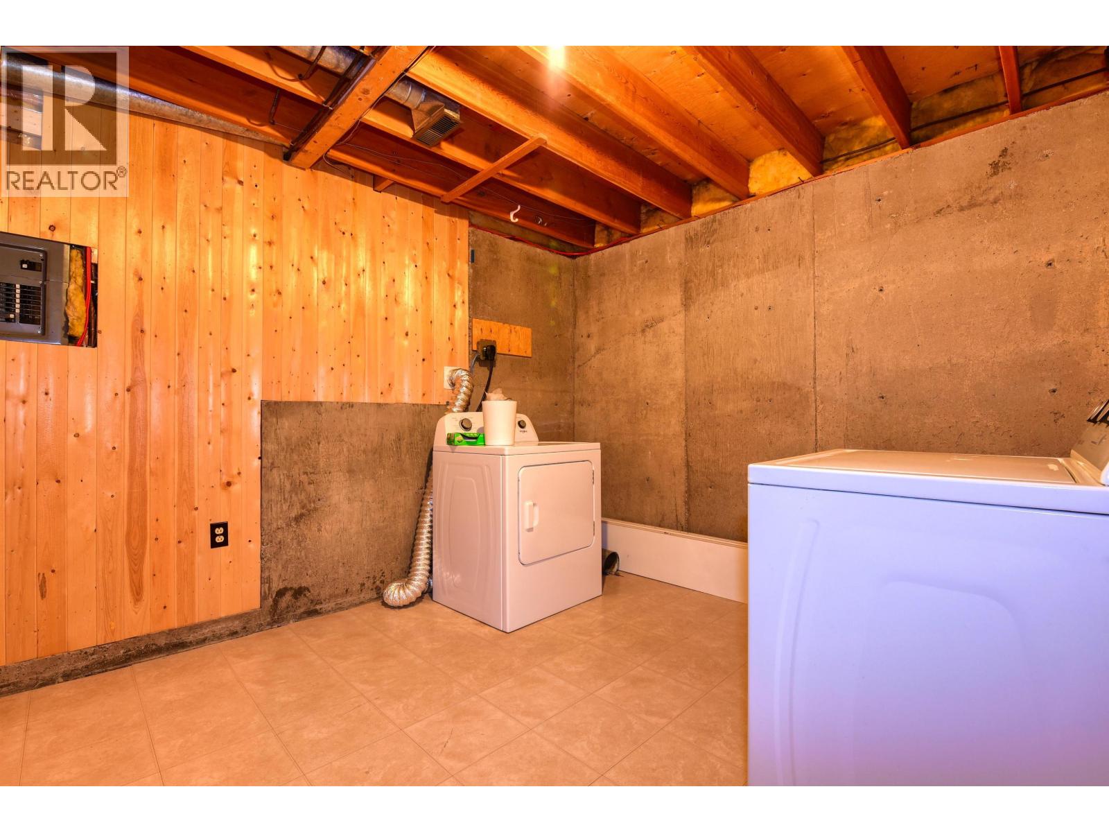 1245 CLARKE AVENUE - 18